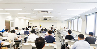 調査員の研修を徹底しております。